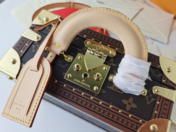 ルイヴィトンバッグ素材ディテール